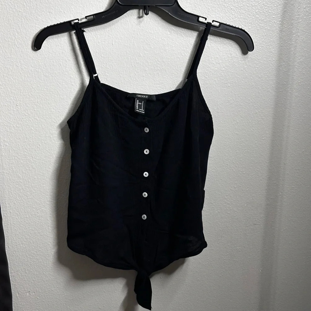 Forever 21 Women Minimalist Casual‎ Black Button Knot Top Blouse Size Small.